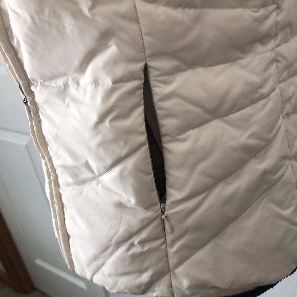 Women’s Kenneth Cole Reaction Down Vest, Medium, White - Picture 5 of 9